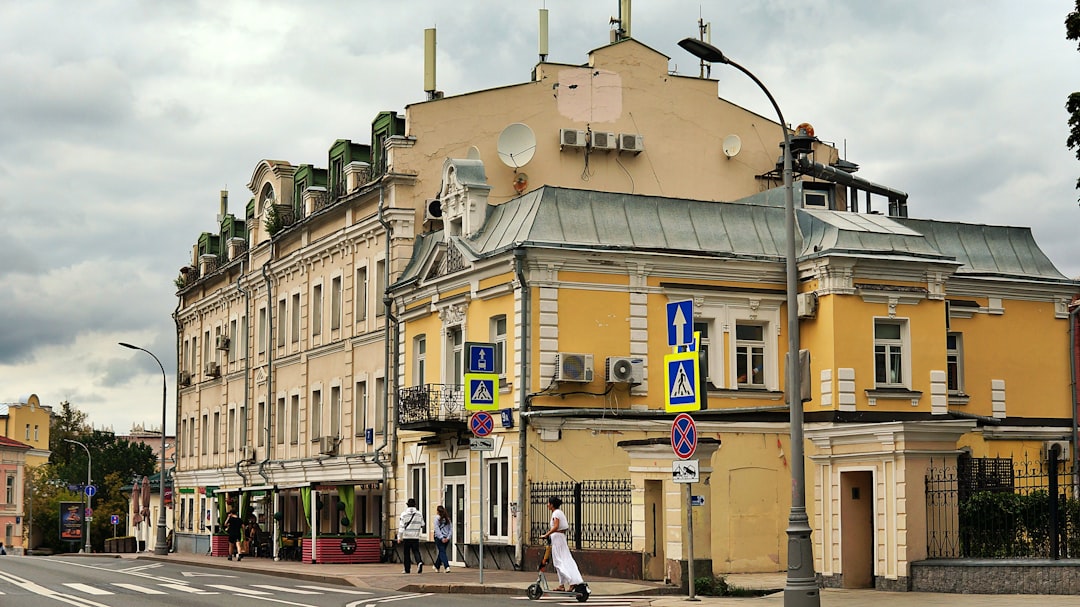 Programy telewizyjne w PRL – co oglądano na jedynym kanale?