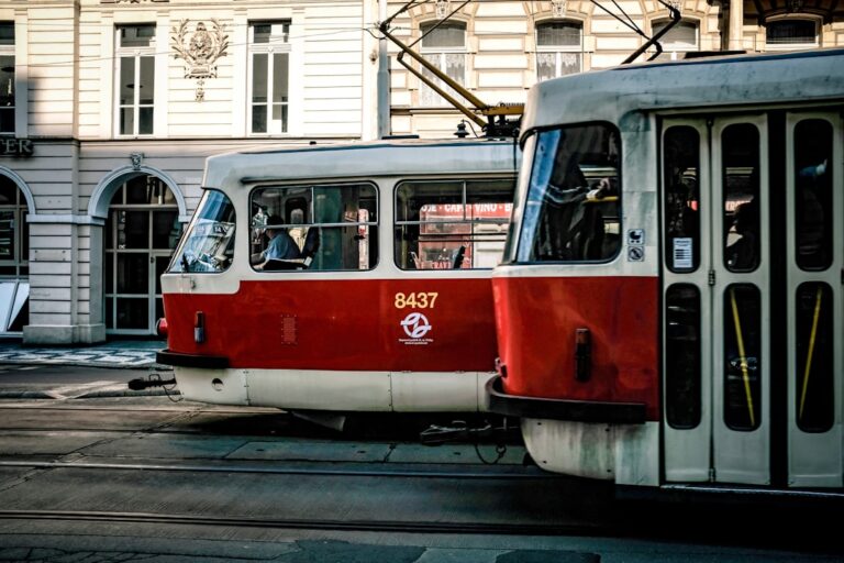 Transport publiczny w PRL – czym podróżowano po kraju?